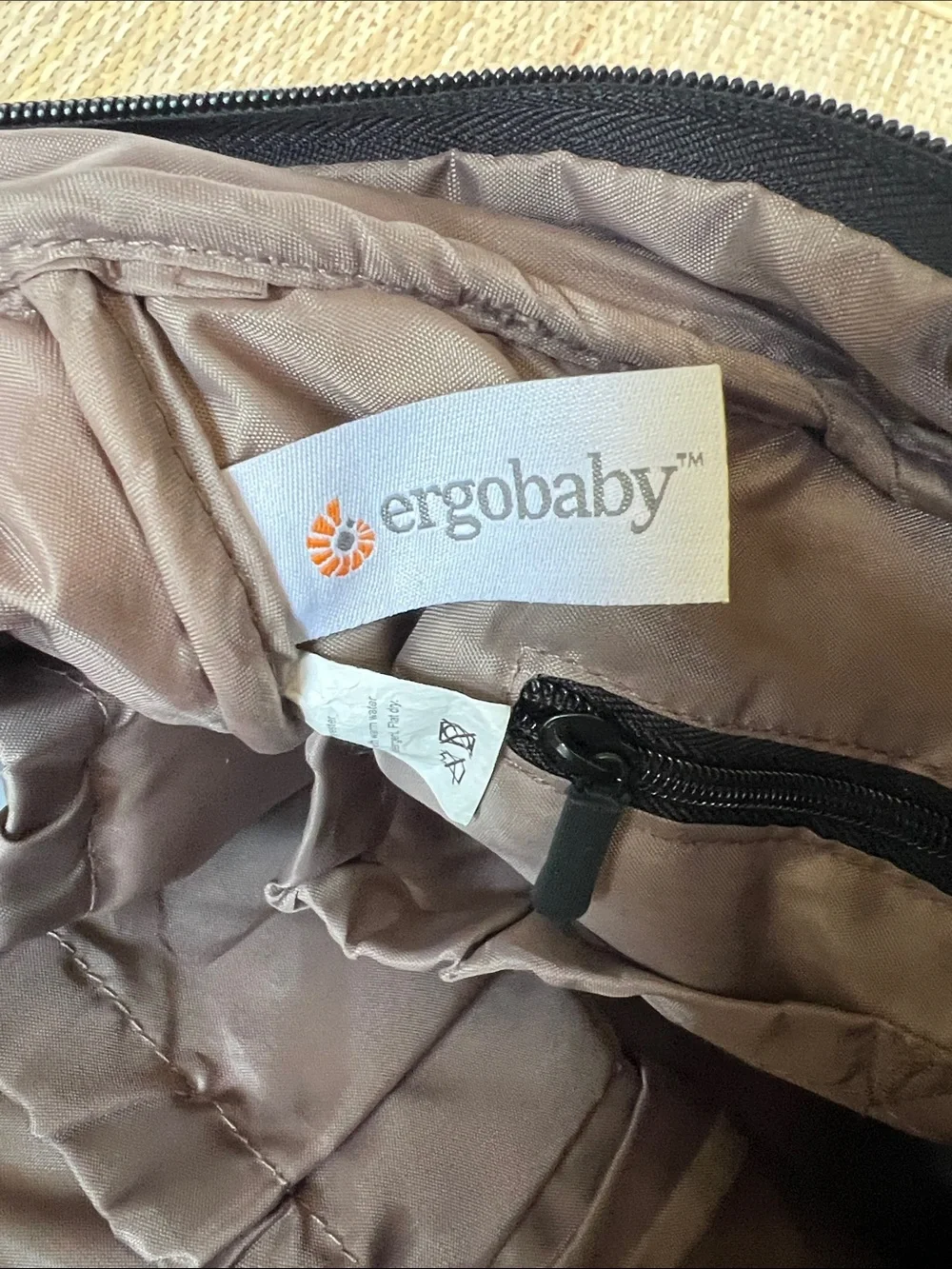 Ergobaby diaper tote chocolate brown quilt tweed messenger DISCONTINUED like new